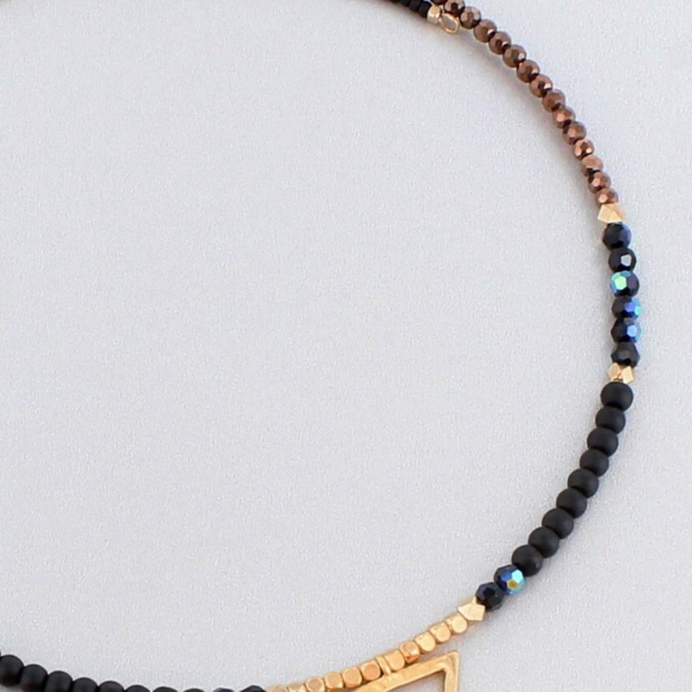 Triangle Charm Bead Choker Necklace Boutique NEW - Picture 3 of 5